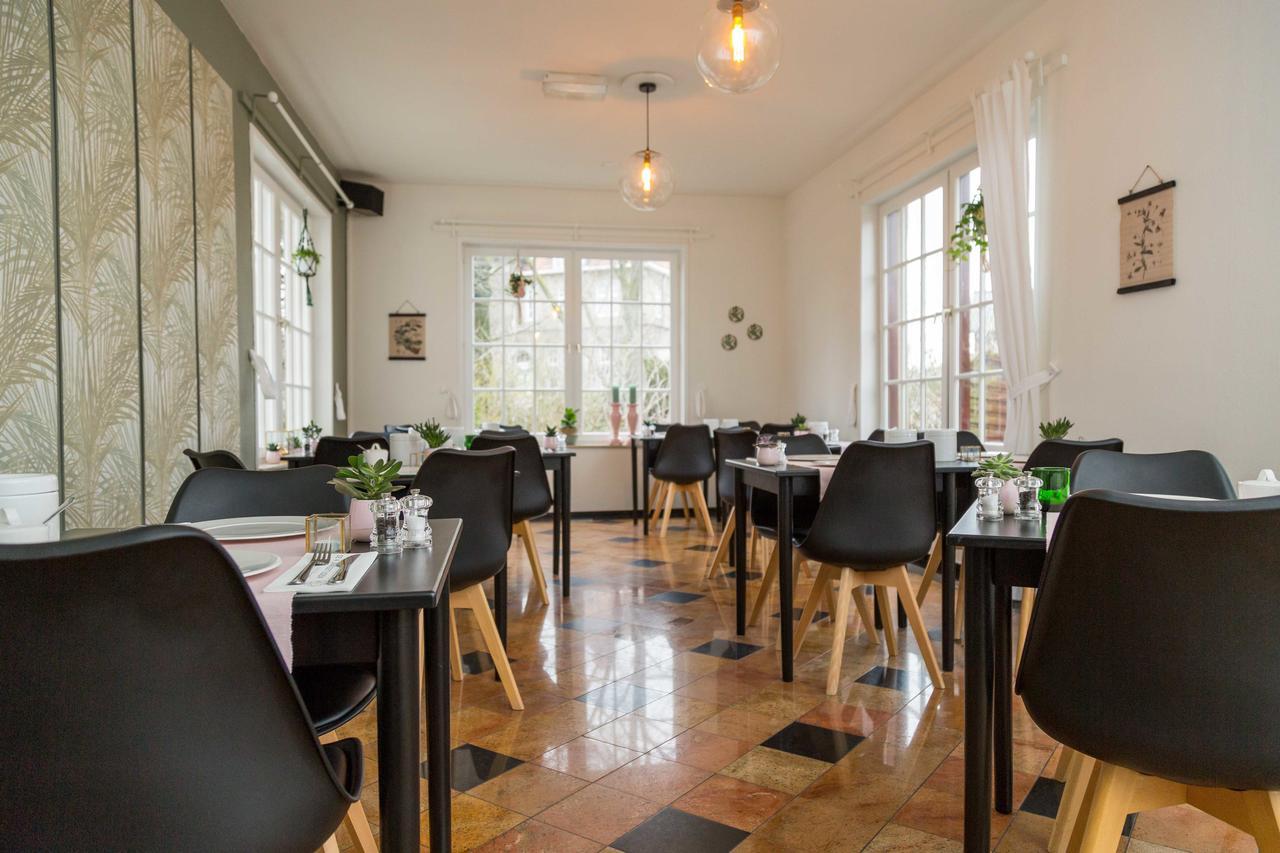 Hotel - Restaurant De 4 Jaargetijden 에펜 외부 사진